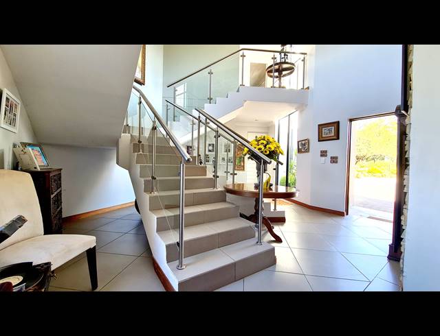5 BEDROOM HOUSE FOR SALE IN LEEUWFONTEIN ESTATE